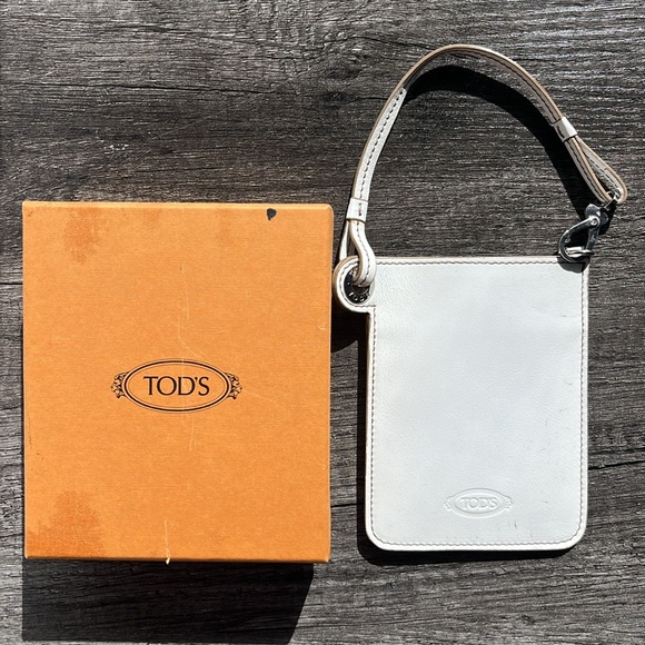 Auth. Tod’s White Leather Phone/Cards Case - Picture 3 of 16